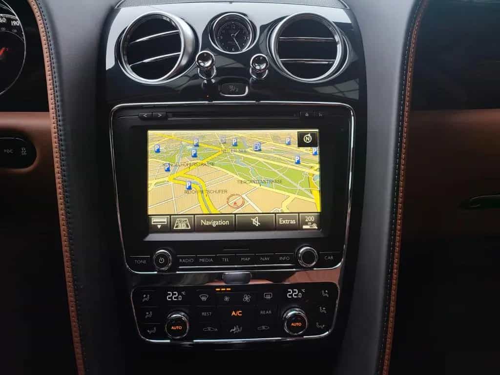 Bentley Flying Spur V8S=528PS+NEW+VOLL+MASSAGE+RARE null-photo-21