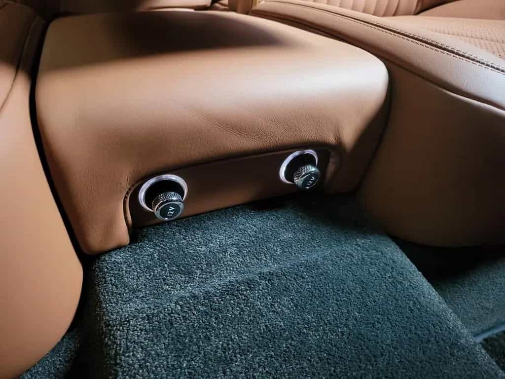 Bentley Flying Spur V8S=528PS+NEW+VOLL+MASSAGE+RARE null-photo-27