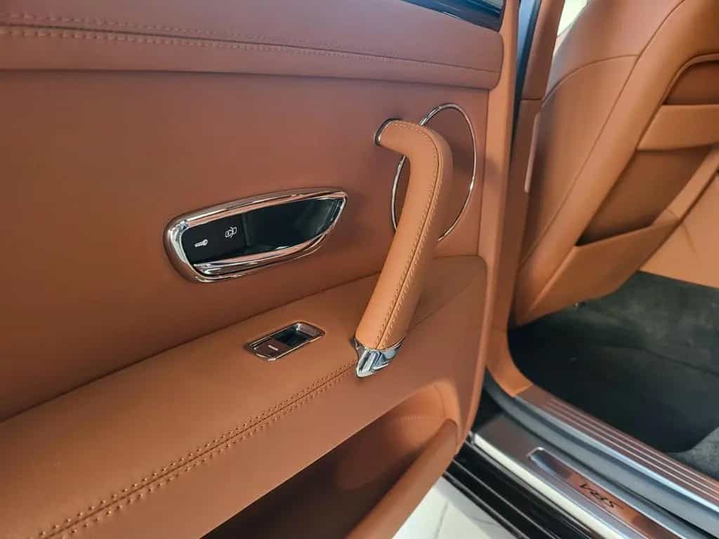 Bentley Flying Spur V8S=528PS+NEW+VOLL+MASSAGE+RARE null-photo-28
