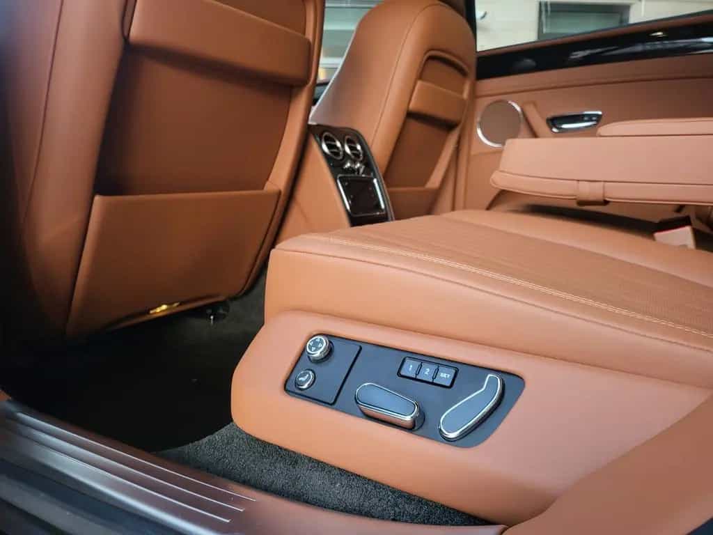 Bentley Flying Spur V8S=528PS+NEW+VOLL+MASSAGE+RARE null-photo-30