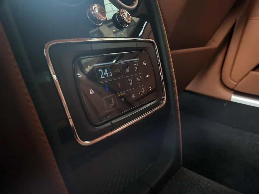 Bentley Flying Spur V8S=528PS+NEW+VOLL+MASSAGE+RARE null-photo-32