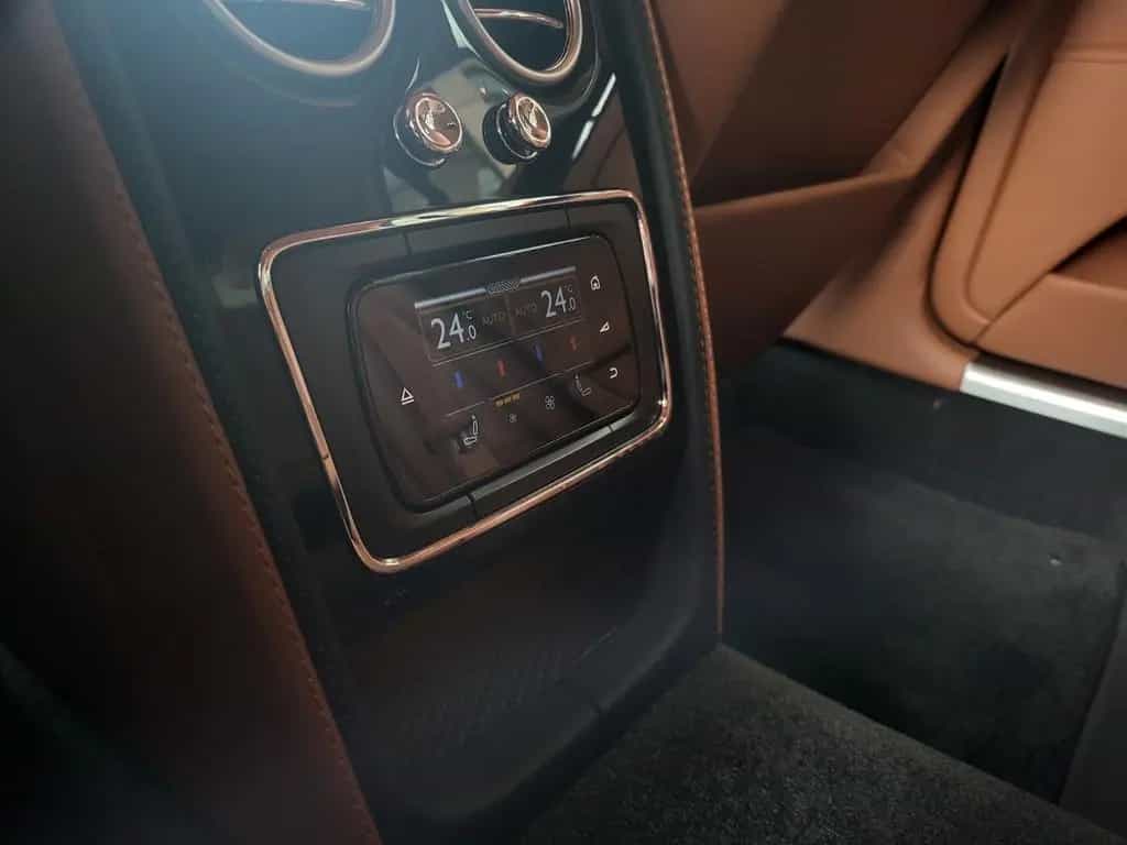 Bentley Flying Spur V8S=528PS+NEW+VOLL+MASSAGE+RARE null-photo-33