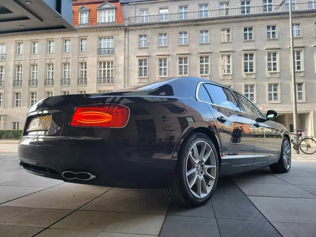 Bentley Flying Spur V8S=528PS+NEW+VOLL+MASSAGE+RARE null-photo-5