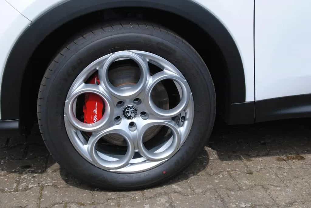 Alfa Romeo Tonale Sprint 1.6 VGT-D Premium-Paket LED RFK 04/2025-photo-11