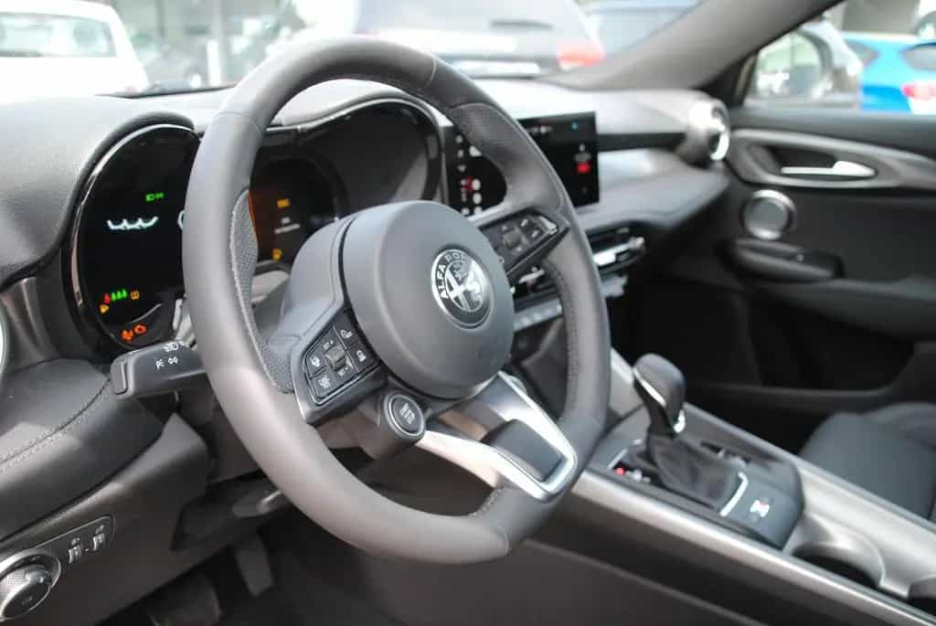 Alfa Romeo Tonale Sprint 1.6 VGT-D Premium-Paket LED RFK 04/2025-photo-17