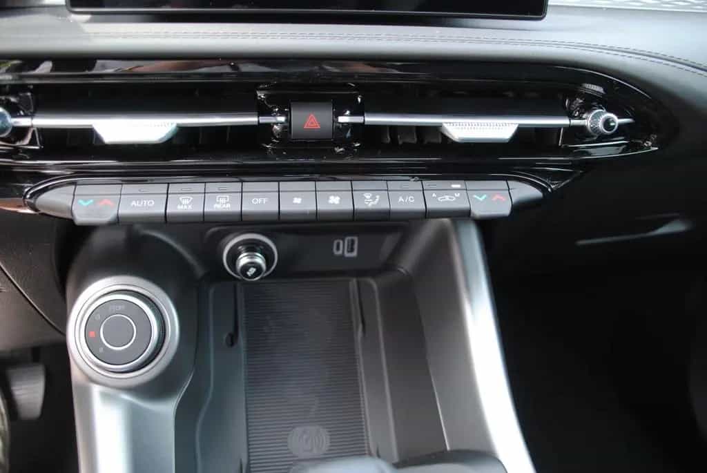 Alfa Romeo Tonale Sprint 1.6 VGT-D Premium-Paket LED RFK 04/2025-photo-19