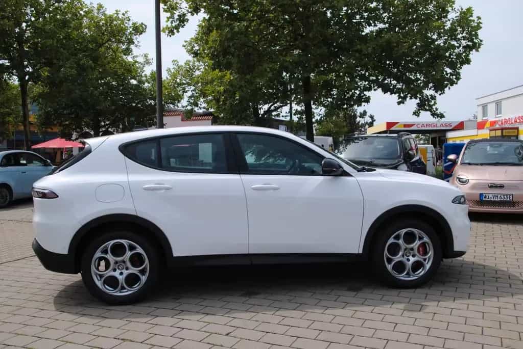 Alfa Romeo Tonale Sprint 1.6 VGT-D Premium-Paket LED RFK 04/2025-photo-4