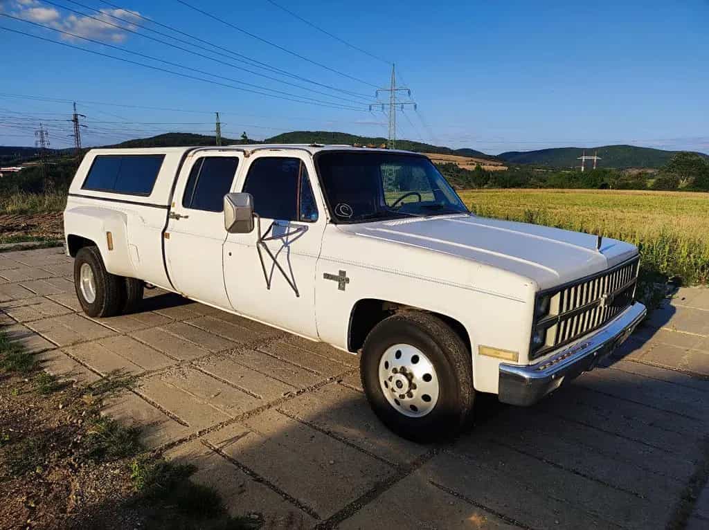 Chevrolet C30 Silverado Camper Special 7.4L V8 01/1982-photo-0