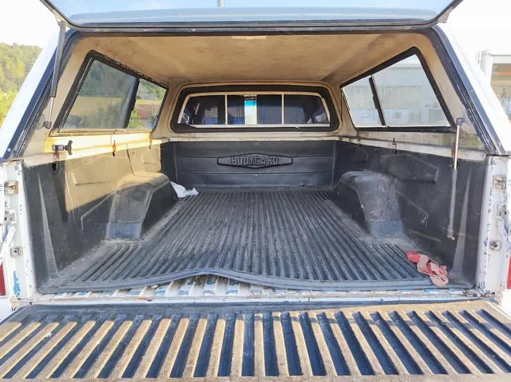 Chevrolet C30 Silverado Camper Special 7.4L V8 01/1982-photo-13
