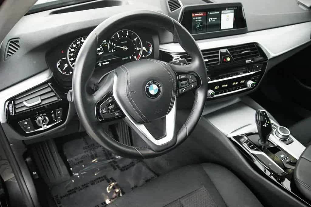 BMW 5 Series 520d xDrive TOUR*AUTOM*1.HD*PANO*KAM*HEAD-UP*PAR 06/2019-photo-12