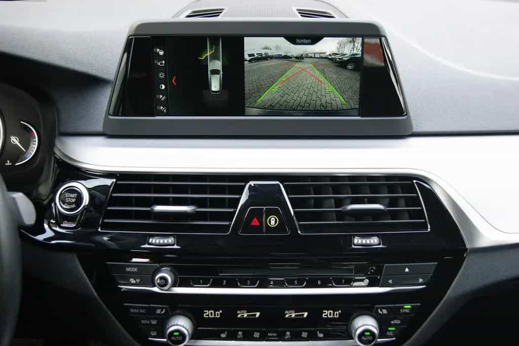 BMW 5 Series 520d xDrive TOUR*AUTOM*1.HD*PANO*KAM*HEAD-UP*PAR 06/2019-photo-19