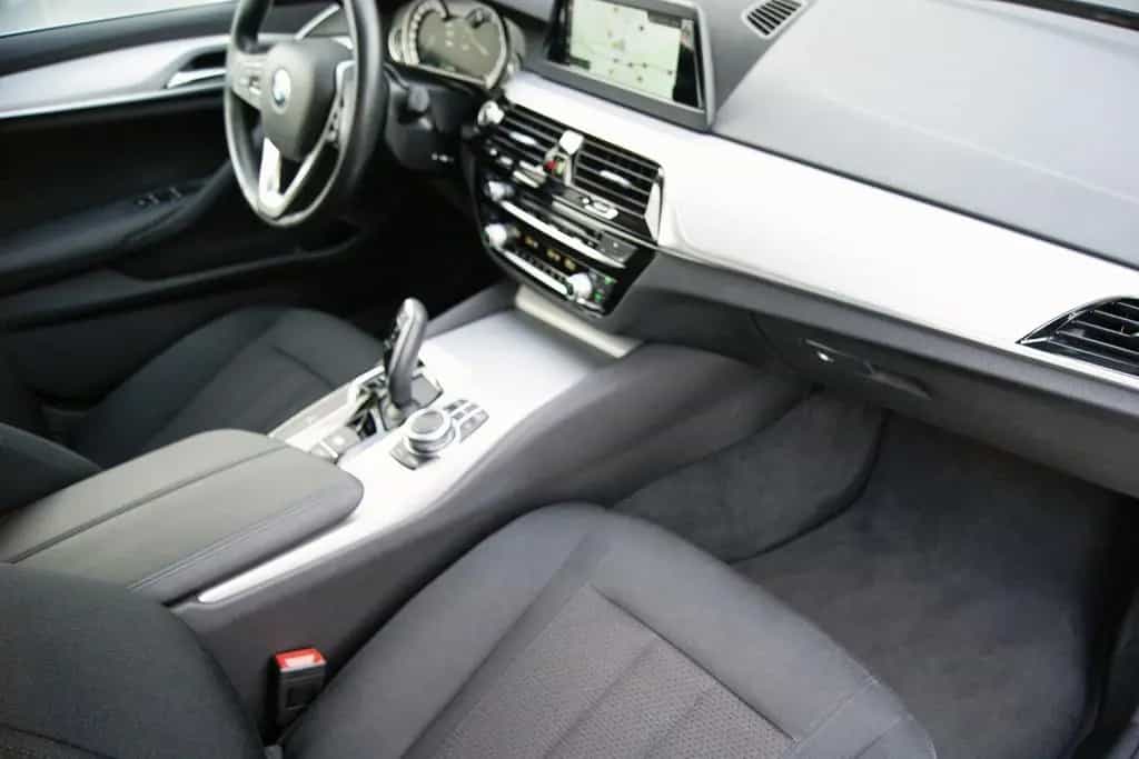 BMW 5 Series 520d xDrive TOUR*AUTOM*1.HD*PANO*KAM*HEAD-UP*PAR 06/2019-photo-22