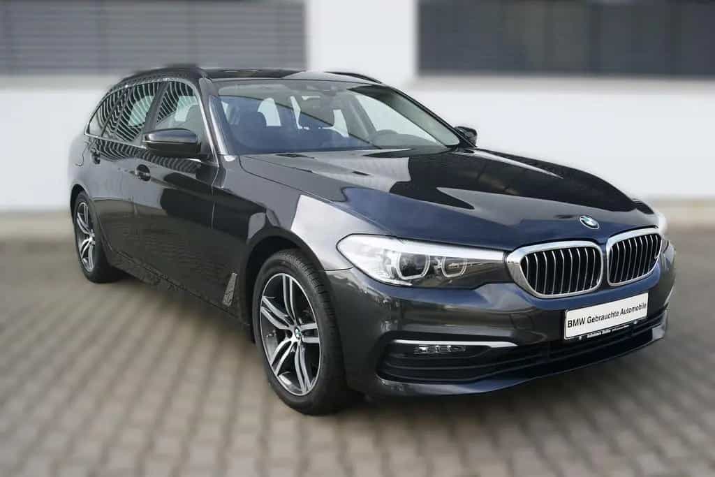 BMW 5 Series 520d xDrive TOUR*AUTOM*1.HD*PANO*KAM*HEAD-UP*PAR 06/2019-photo-4
