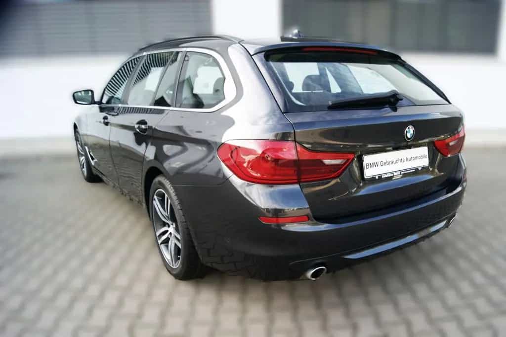 BMW 5 Series 520d xDrive TOUR*AUTOM*1.HD*PANO*KAM*HEAD-UP*PAR 06/2019-photo-5