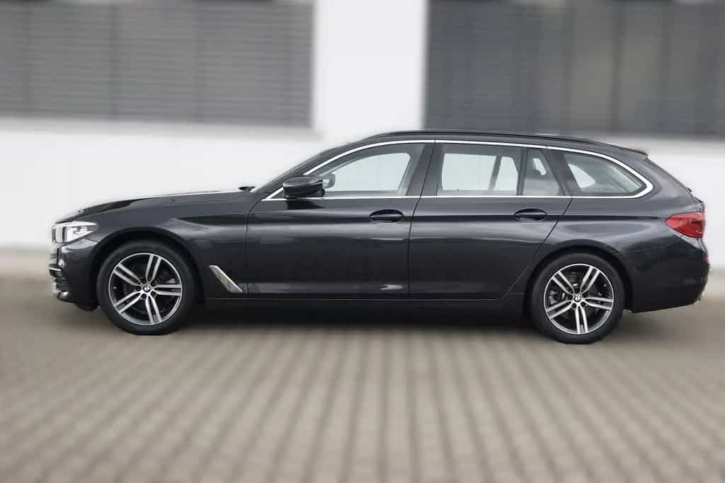 BMW 5 Series 520d xDrive TOUR*AUTOM*1.HD*PANO*KAM*HEAD-UP*PAR 06/2019-photo-8