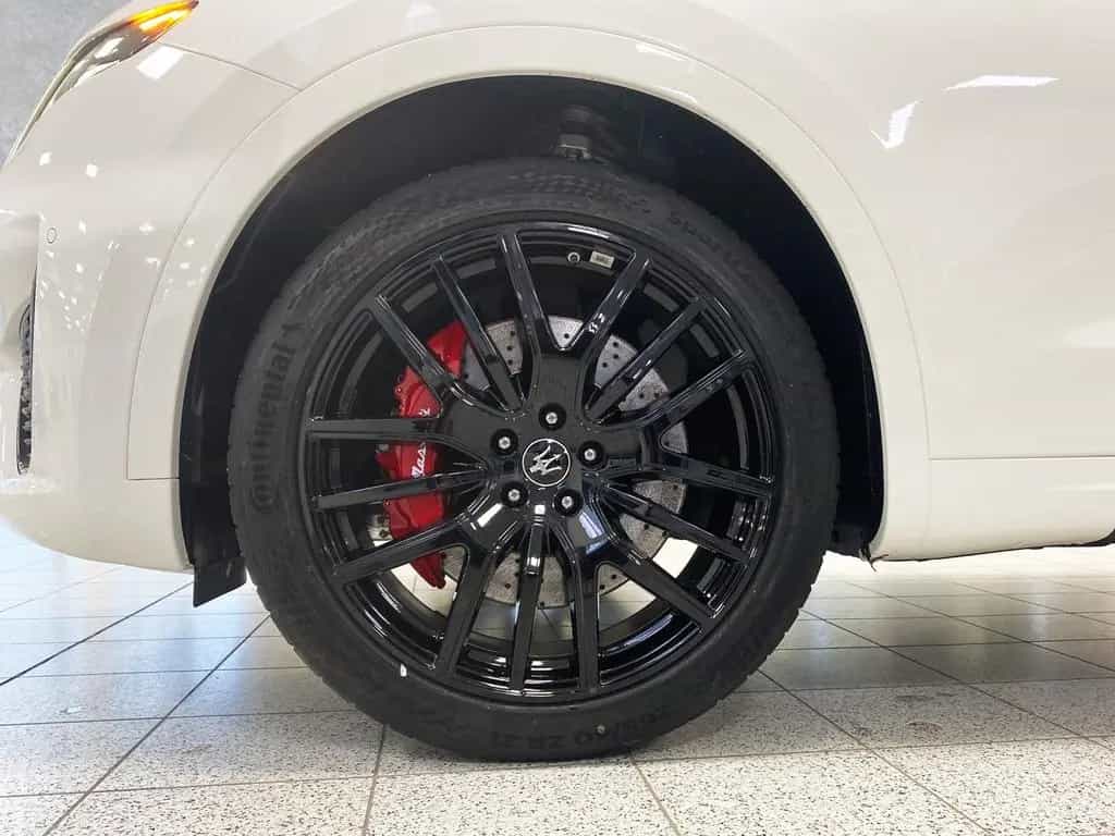 Maserati Levante GT Hybrid Pano+AHK 02/2024-photo-8