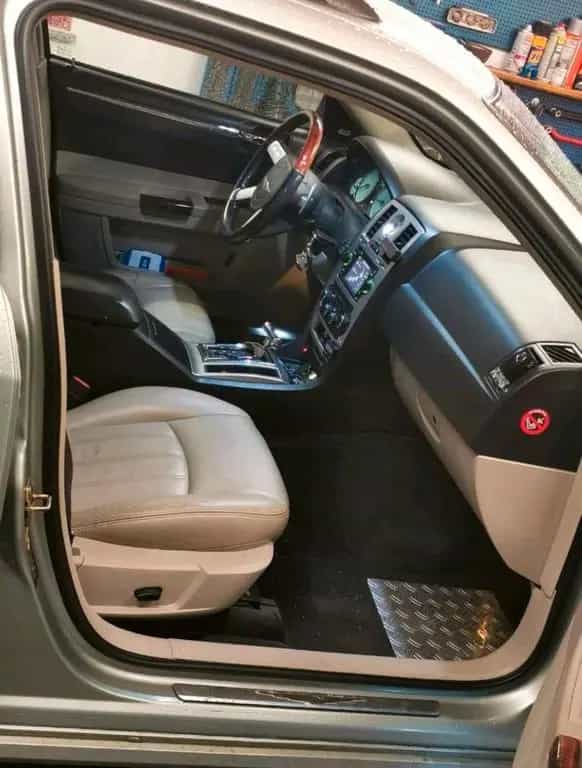 Chrysler 300C Touring 5.7 V8 HEMI AWD Autom. - 12/2005-photo-2