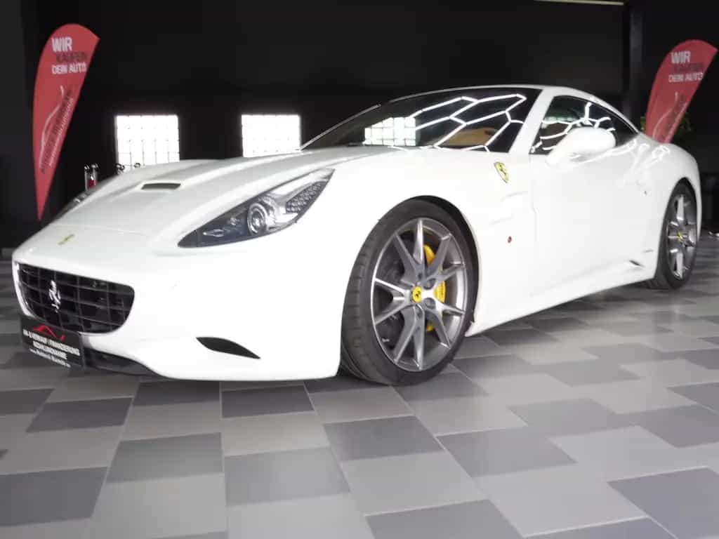 Ferrari California 4.3 CAPRISTO//4-SITZER//20" DIAMOND// 07/2010-photo-1