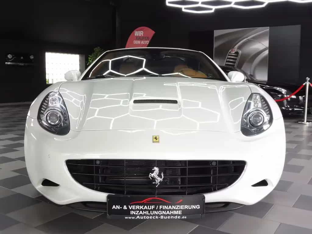 Ferrari California 4.3 CAPRISTO//4-SITZER//20" DIAMOND// 07/2010-photo-2