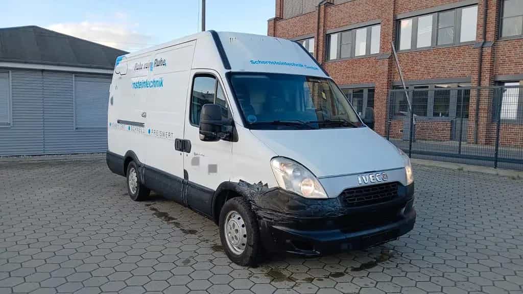 Iveco Daily Kasten HKa 35 S... Radstand 3300 10/2013-photo-2
