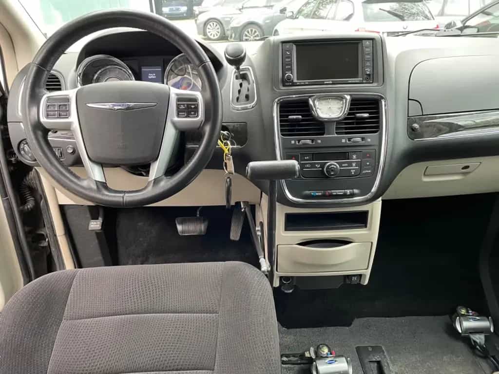 Chrysler Town & COUNTRY TOURING/BEHINDERTENGERECHTE FAHRZ 03/2011-photo-8