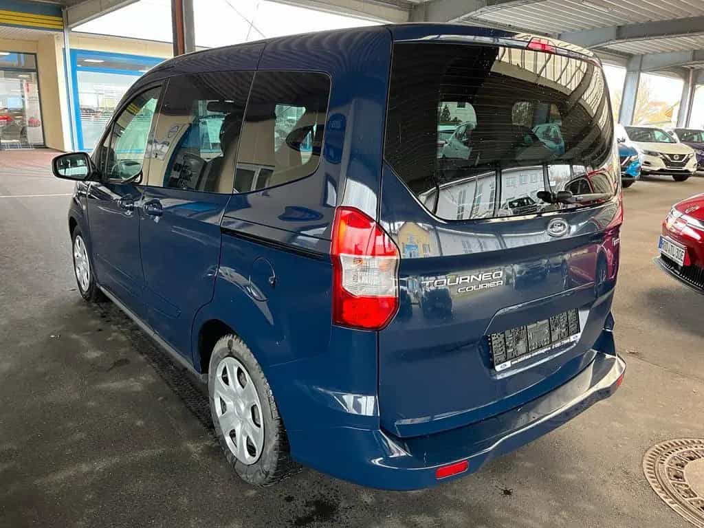 Ford Tourneo Courier Trend 02/2018-photo-1