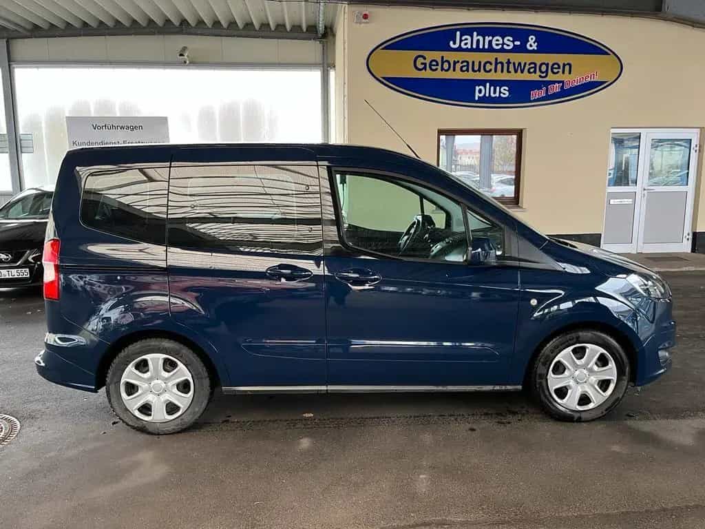 Ford Tourneo Courier Trend 02/2018-photo-4