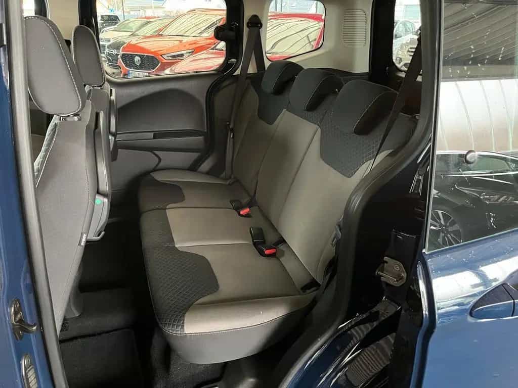 Ford Tourneo Courier Trend 02/2018-photo-8