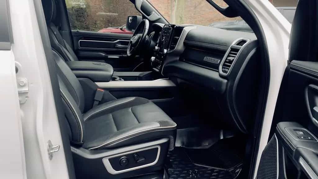 Dodge RAM V8*4X4*OFF-ROAD*LARAMIE/SPORT*LED*AHK*GARANTE* 12/2020-photo-26