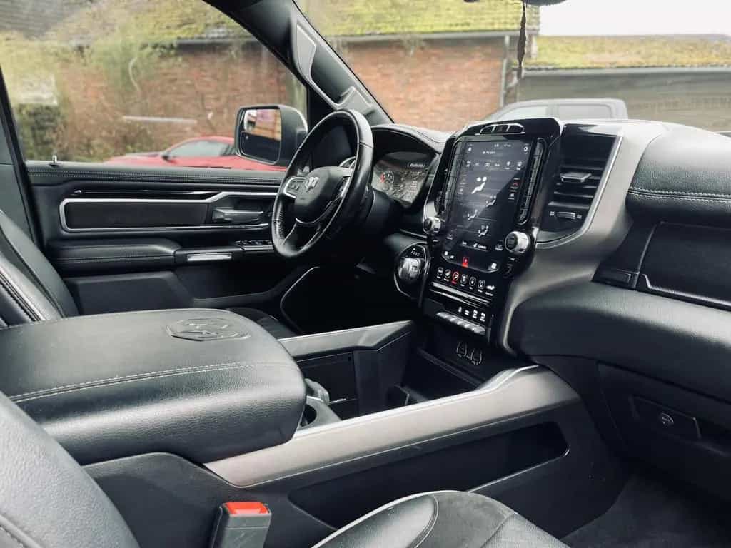 Dodge RAM V8*4X4*OFF-ROAD*LARAMIE/SPORT*LED*AHK*GARANTE* 12/2020-photo-29