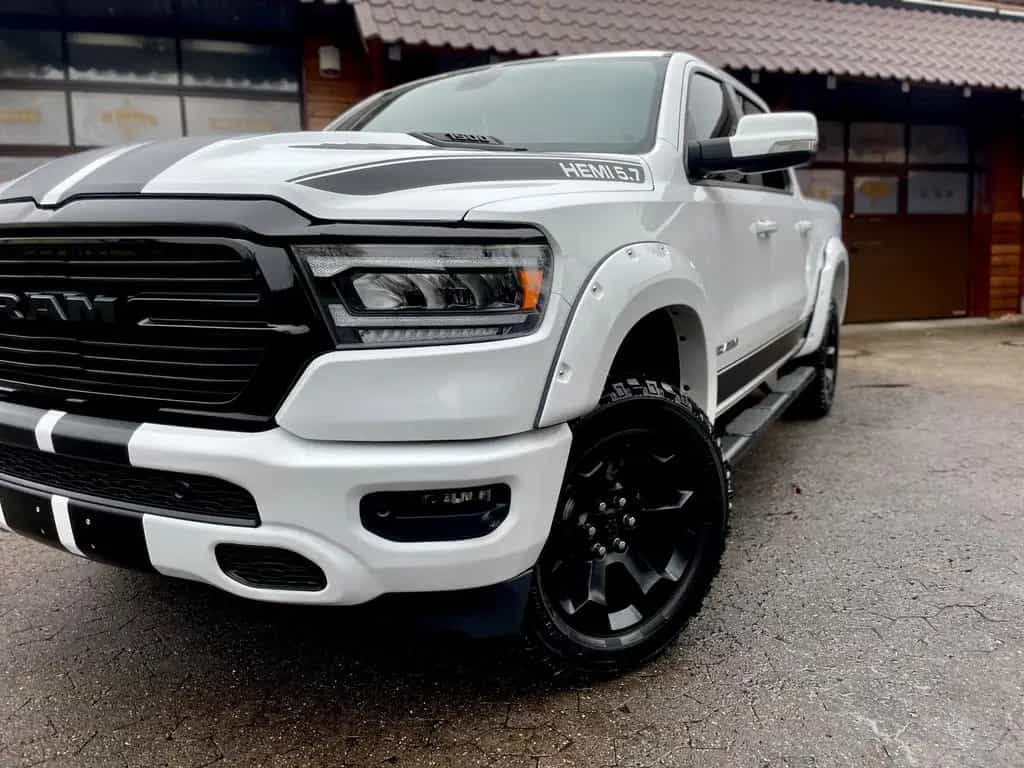 Dodge RAM V8*4X4*OFF-ROAD*LARAMIE/SPORT*LED*AHK*GARANTE* 12/2020-photo-3