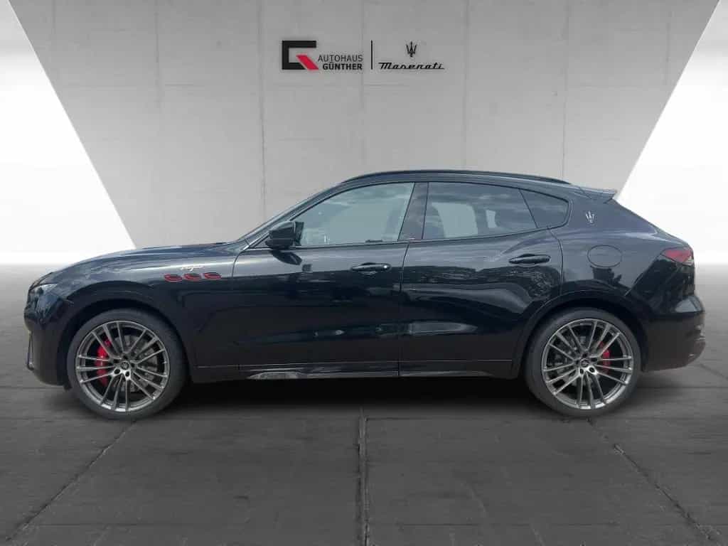 Maserati Levante TROFEO MY23 V8 580PS AWD Nero&Nero 05/2023-photo-1