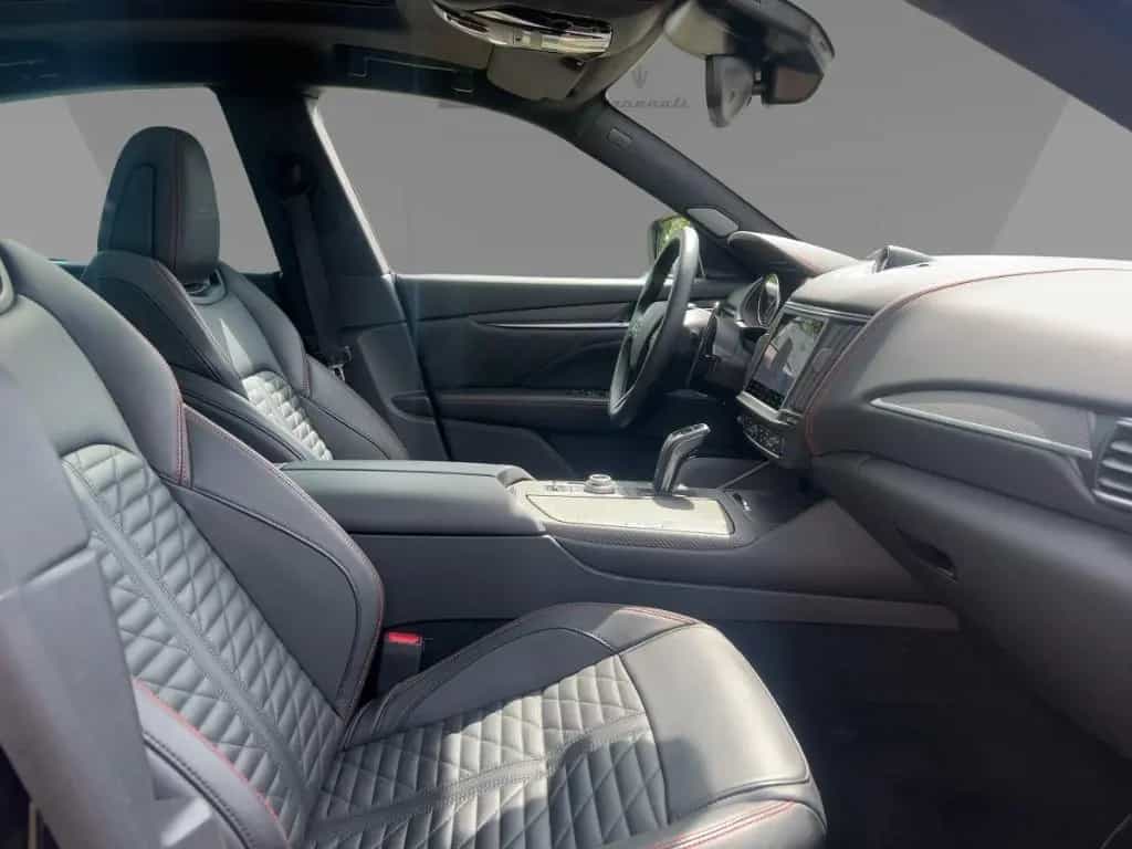 Maserati Levante TROFEO MY23 V8 580PS AWD Nero&Nero 05/2023-photo-13