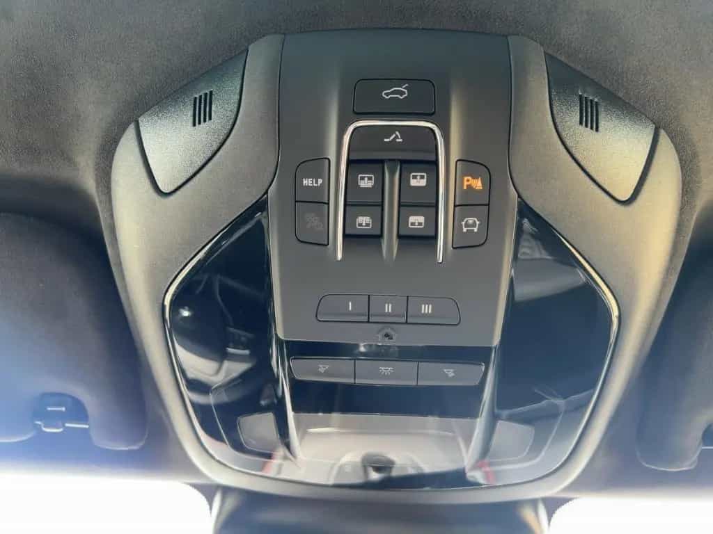 Maserati Levante TROFEO MY23 V8 580PS AWD Nero&Nero 05/2023-photo-25