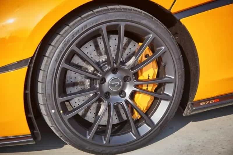 McLaren 570S 3.8 V8 Coupé 06/2016-photo-1