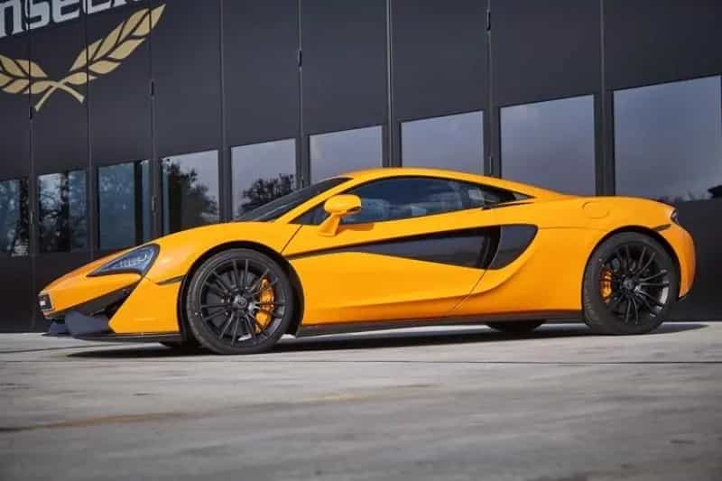 McLaren 570S 3.8 V8 Coupé 06/2016-photo-2