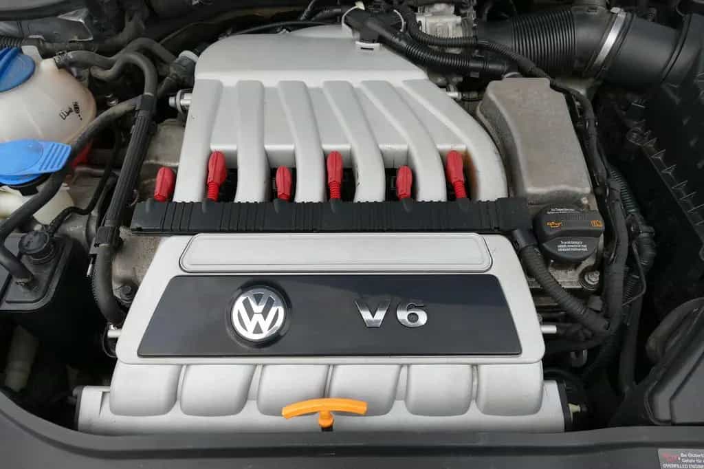 Volkswagen Golf R32 DSG 3.2 V6 4-Motion NAVI KETTENSATZ NEU 08/2009-photo-29