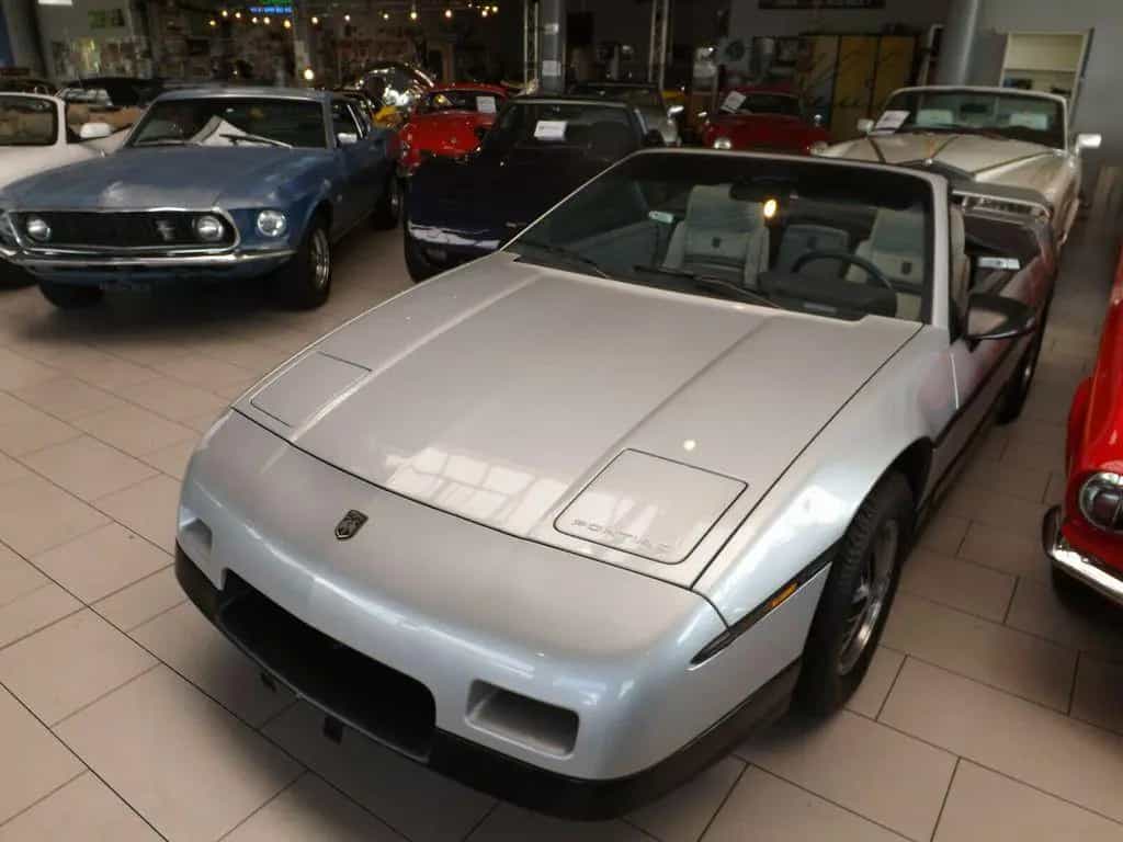 Pontiac Fiero V6 Cabrio - mit nur vierhundert Kilometern 07/1987-photo-1