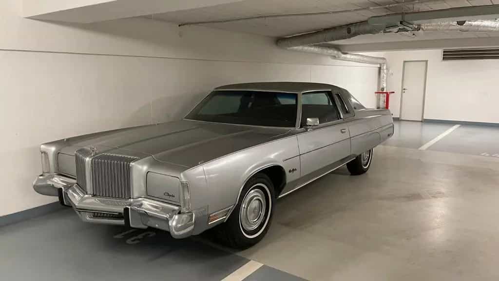 Chrysler New Yorker 01/1977-photo-0