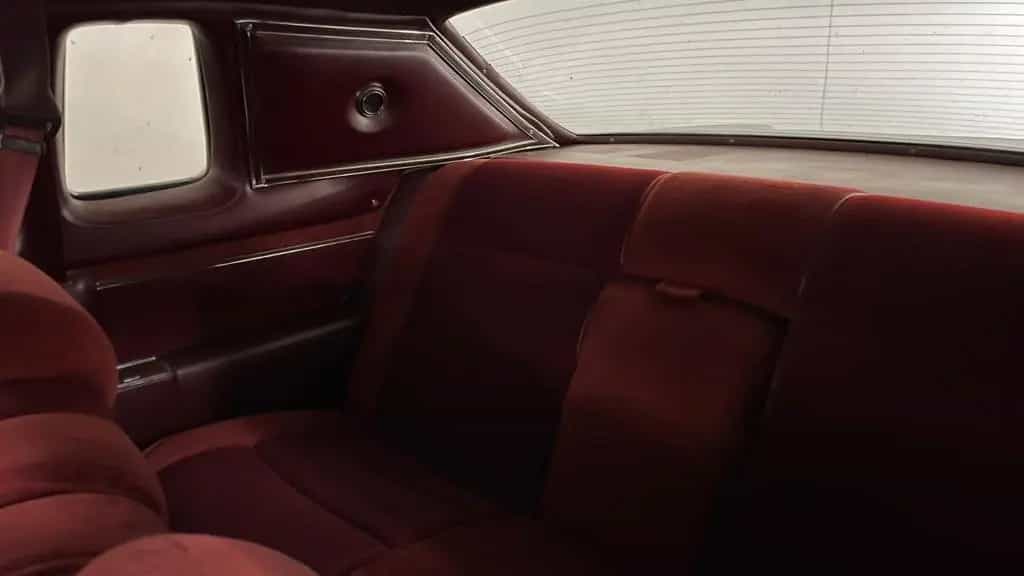 Chrysler New Yorker 01/1977-photo-2