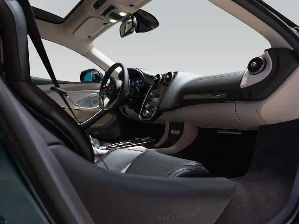 McLaren GT | Luxe | Elite Paint - Serpentine 08/2025-photo-14