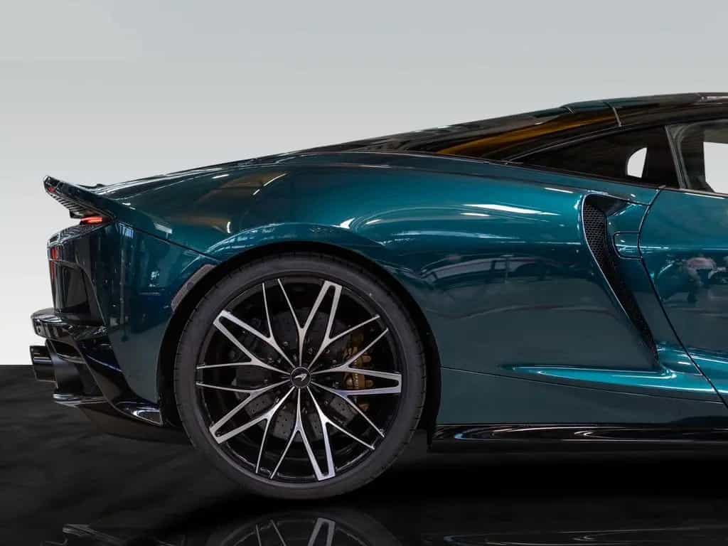 McLaren GT | Luxe | Elite Paint - Serpentine 08/2025-photo-8