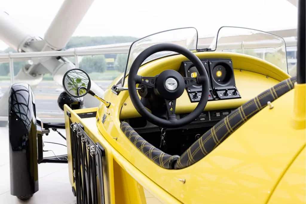 Morgan 3 Wheeler Super 3 | Luggage racks | Graphite inner body | null-photo-2