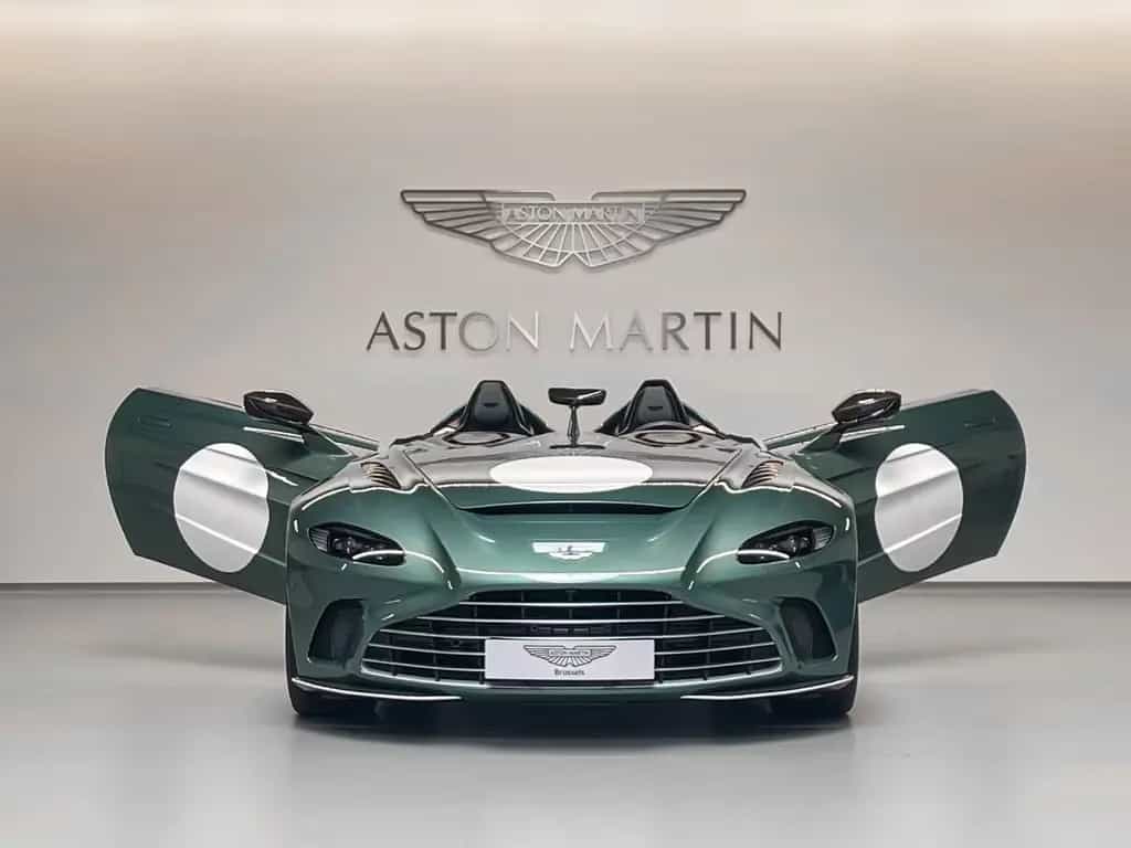 Aston Martin V12 Vantage V12 Speedster null-photo-1