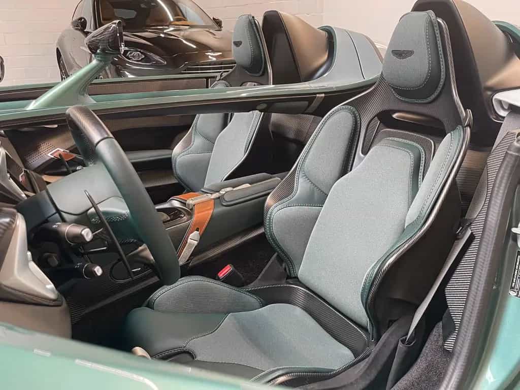 Aston Martin V12 Vantage V12 Speedster null-photo-13