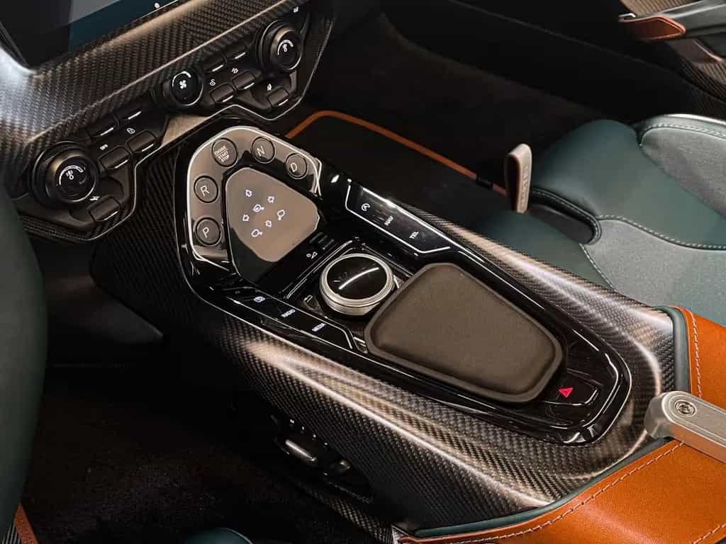 Aston Martin V12 Vantage V12 Speedster null-photo-16
