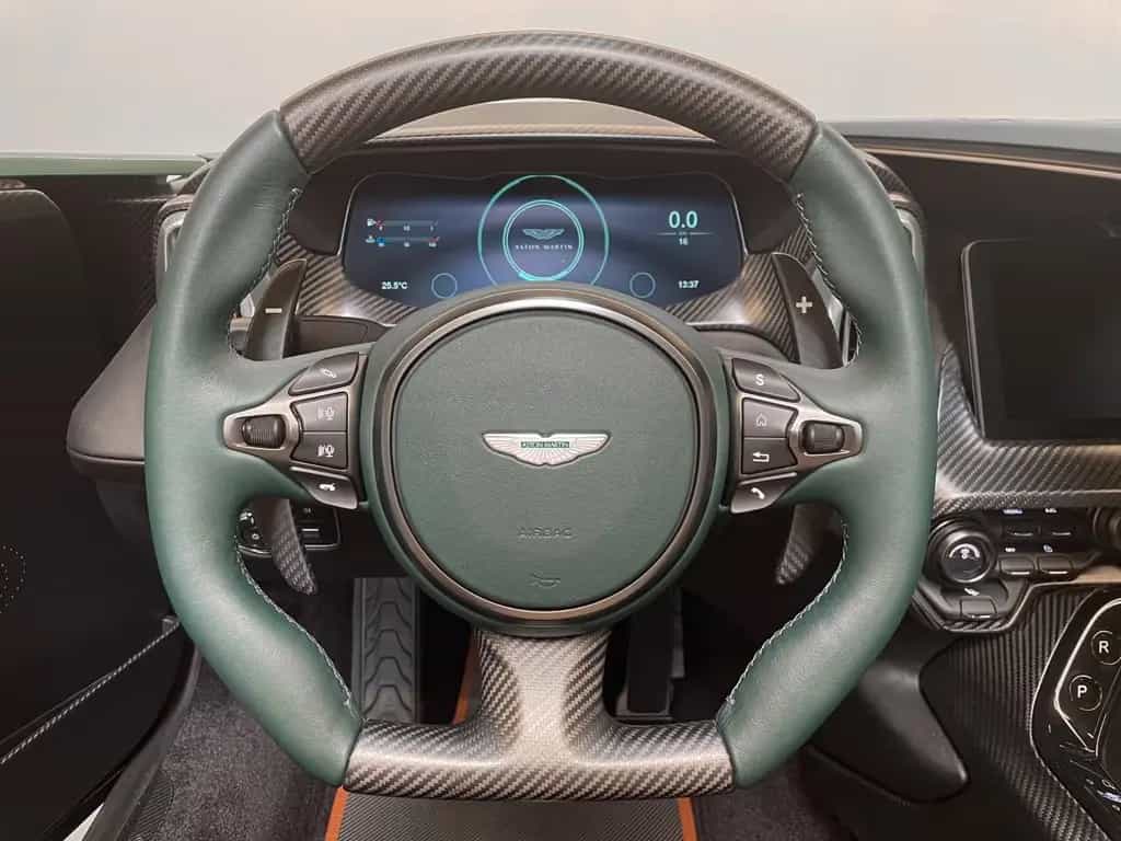 Aston Martin V12 Vantage V12 Speedster null-photo-17