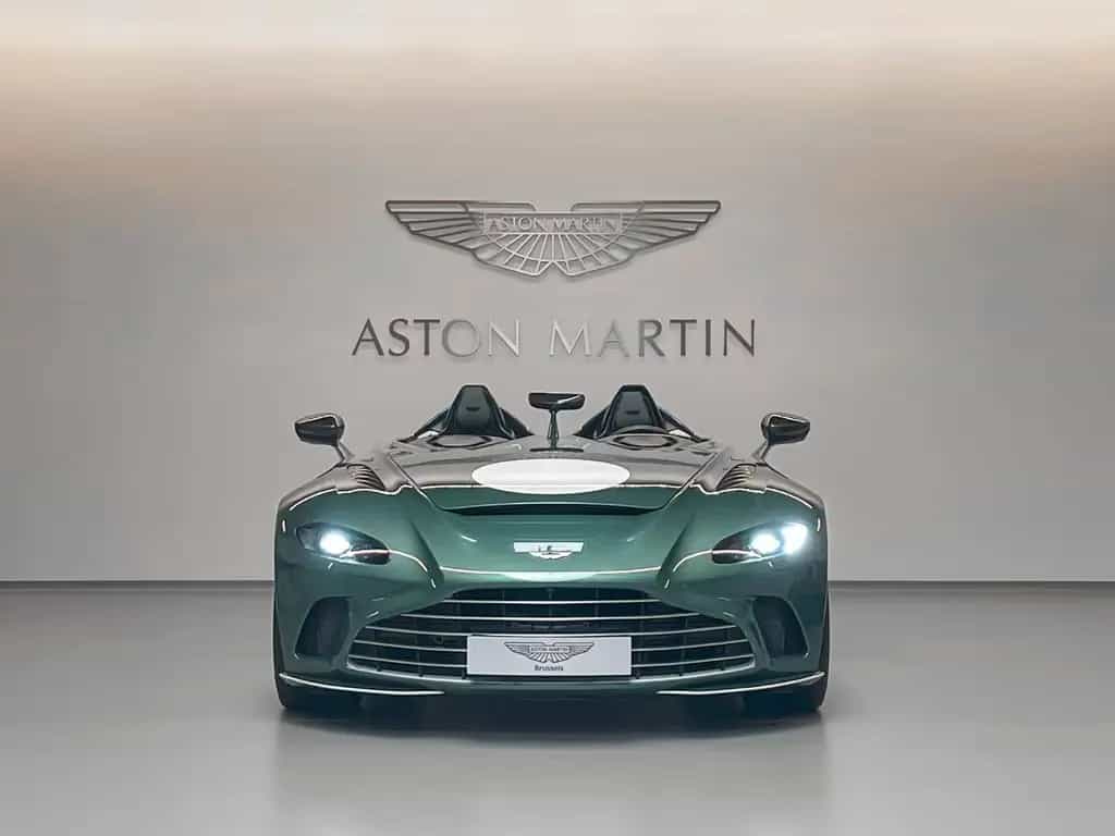 Aston Martin V12 Vantage V12 Speedster null-photo-2