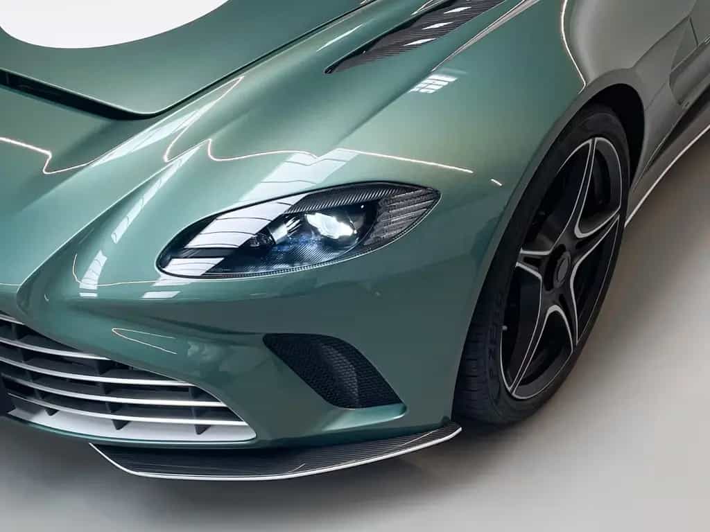 Aston Martin V12 Vantage V12 Speedster null-photo-5