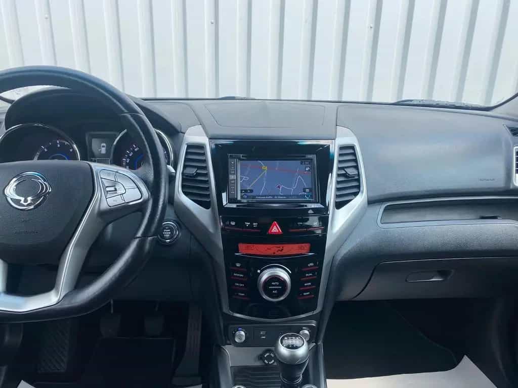 Ssangyong Tivoli 1.6XDi Leder,Sitzhzg.,Navi,Kamera TÜV NEU 09/2016-photo-9